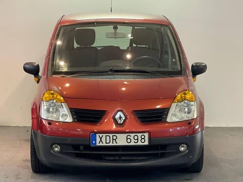 Begagnad Renault Modus 98 HK (72 kW) 2005 Röd Minibuss
