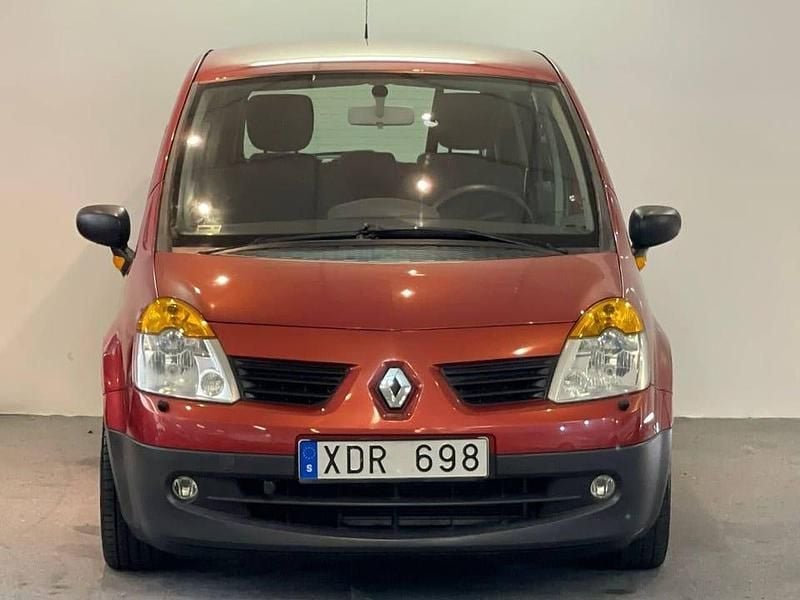 Begagnad Renault Modus 98 HK (72 kW) 2005 Röd Minibuss
