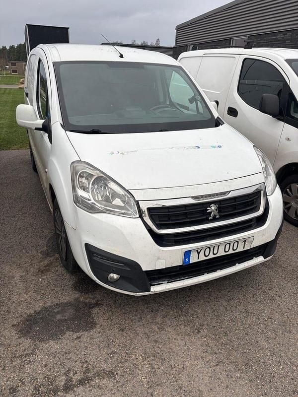 Begagnad 2017 Peugeot Partner Minibuss | 38 000 kr (Superpris) - Bild 1/4