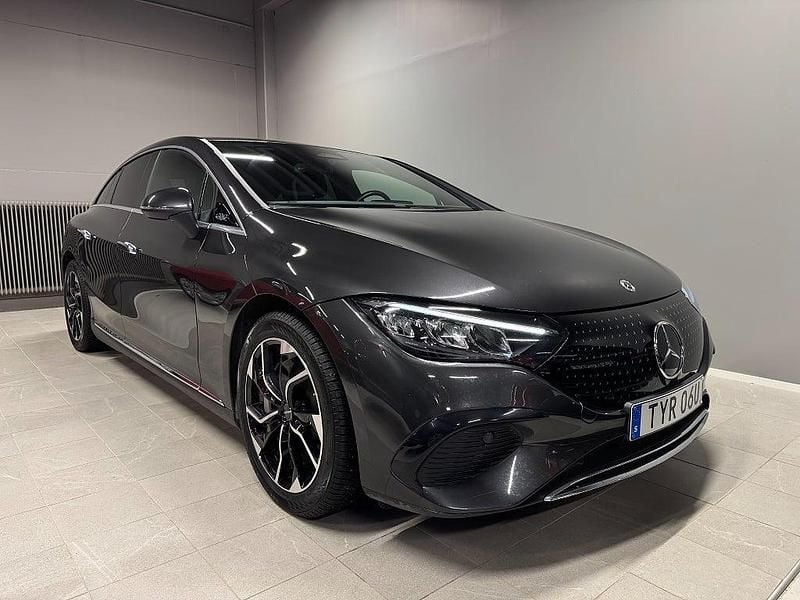 Begagnad Mercedes EQE300 Advanced Plus 180 kW (245 HK) 2023 Grå Sedan