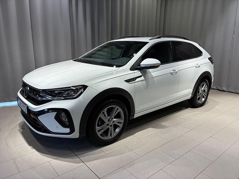 Vit Begagnad 2024 VW Taigo R-line SUV | 264 900 kr (Marknadspris) - Bild 1/4