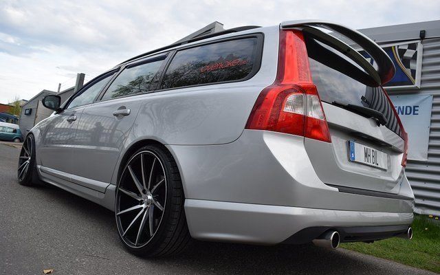 Volvo v70 stance