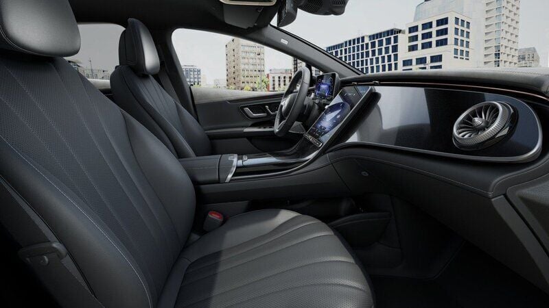 Begagnad Mercedes EQE350 Edition 215 kW (293 HK) 2024 Grå Sedan