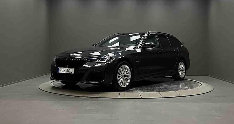 Grå Begagnad 2024 BMW 530e Kombi | 499 000 kr - Bild 1/1