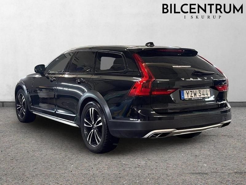 Begagnad Volvo V90 CC Inscription 190 HK (139 kW) 2018 Svart Kombi