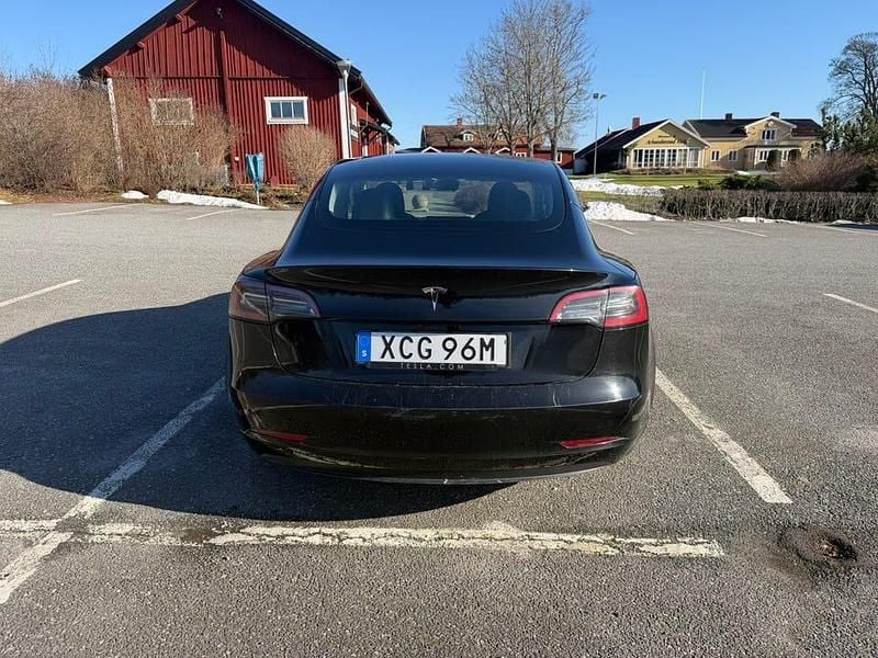 Begagnad Tesla Model 3 208 kW (283 HK) 2023 Sedan