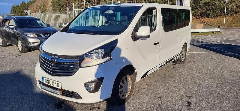 Vit Begagnad 2018 Opel Vivaro Van | 149 900 kr - Bild 1/4