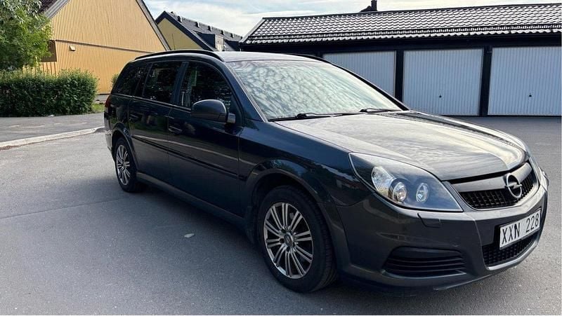 Grå Begagnad 2006 Opel Vectra Kombi | 18 500 kr (Bra pris) - Bild 1/4