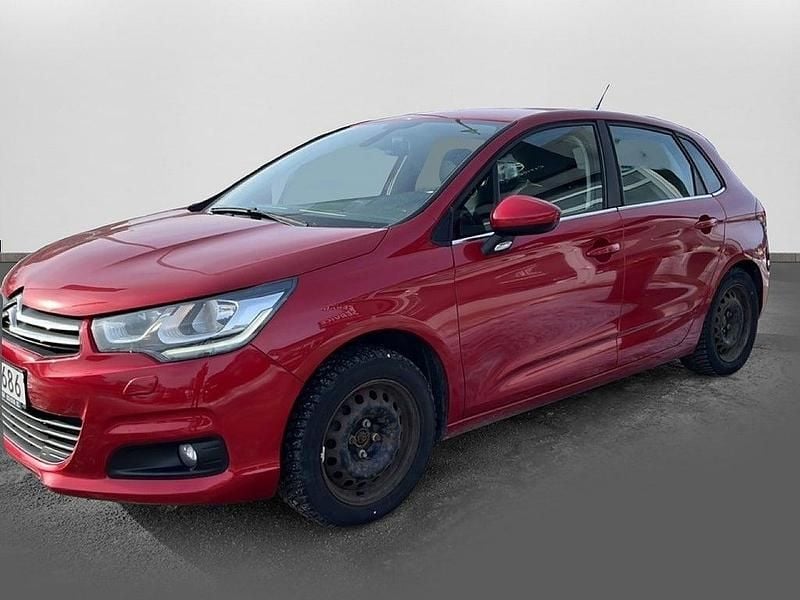 Begagnad Citroën C4 PureTech 110 HK (80 kW) 2016 Röd metallic Halvkombi
