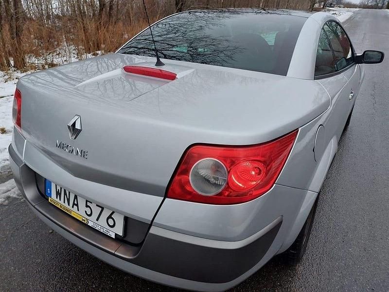 Begagnad Renault Mégane II 113 HK (83 kW) 2005 Grå
