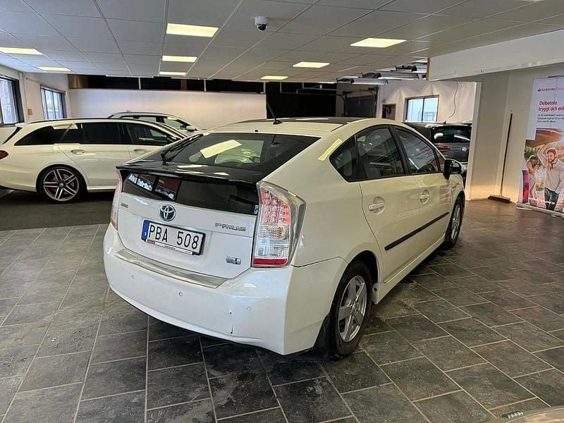 Begagnad Toyota Prius 136 HK (100 kW) 2009 Vit Halvkombi