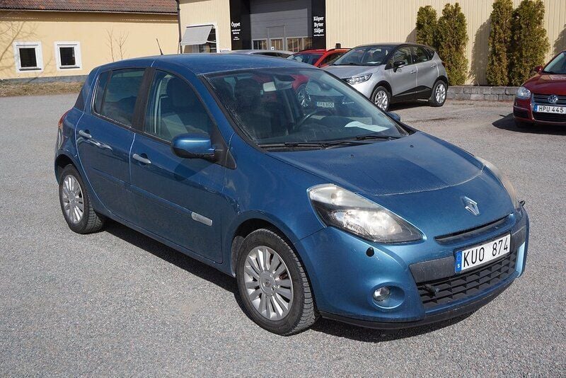 Blå Begagnad 2010 Renault Clio R.S. Halvkombi | 49 900 kr (Lite dyr) - Bild 1/4