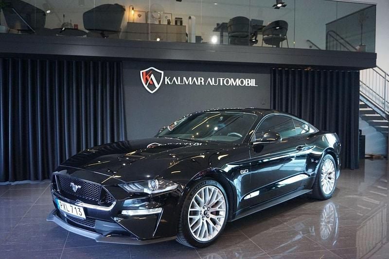 Svart Begagnad 2018 Ford Mustang GT Sportkupé | 409 900 kr (Bra pris) - Bild 1/4
