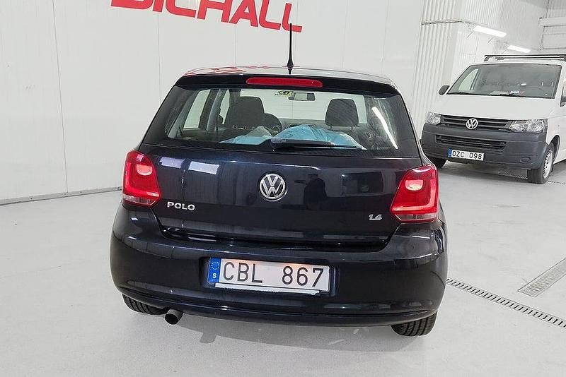 Begagnad VW Polo 86 HK (63 kW) 2010 Svart Halvkombi