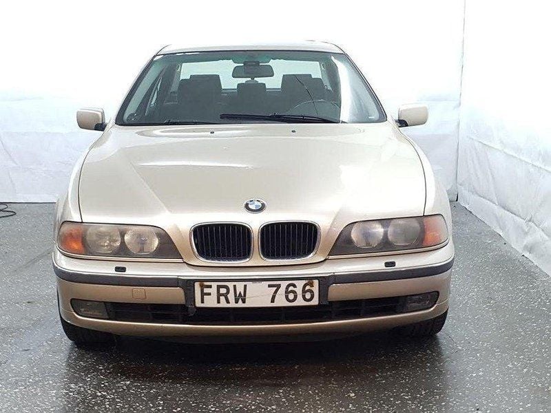 Begagnad BMW 523 170 HK (125 kW) 1998 Sedan
