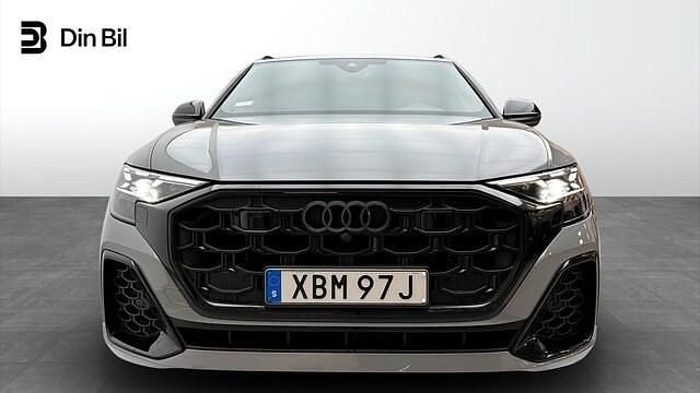 Begagnad Audi Q8 Premium 489 HK (359 kW) 2025 Individuell lackering, audi exclusive SUV