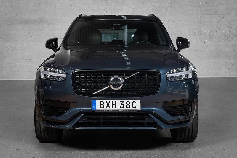 Begagnad Volvo XC90 Ultimate 463 HK (340 kW) 2023 Mörkblå (blå) SUV