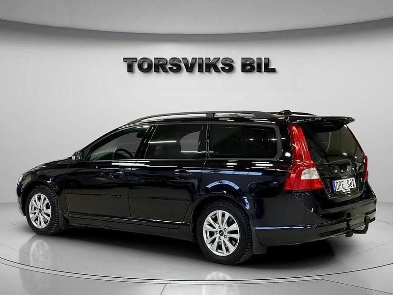 Begagnad Volvo V70 Momentum 145 HK (106 kW) 2008 Svart Kombi