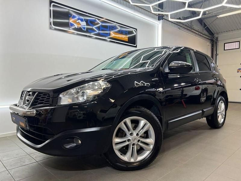 Svart Begagnad 2011 Nissan Qashqai SUV | 99 000 kr (Lite dyr) - Bild 1/4