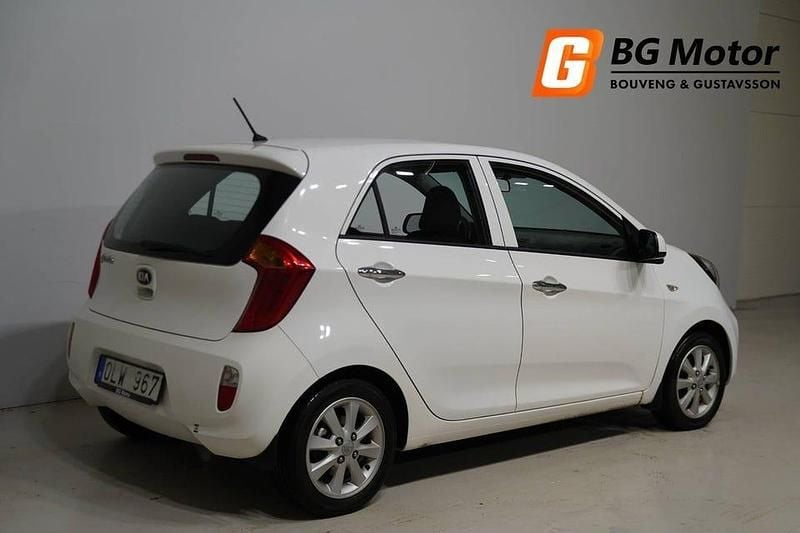 Begagnad Kia Picanto 68 HK (50 kW) 2013 Vit Halvkombi
