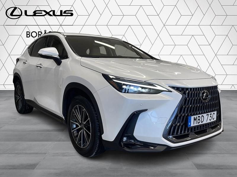 Begagnad Lexus NX350h Executive Line 245 HK (180 kW) 2022 Vit SUV