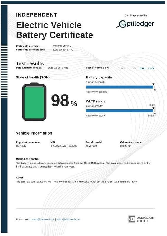 Begagnad Volvo V60 Ultimate 350 HK (257 kW) 2023 Denim blue metallic Kombi