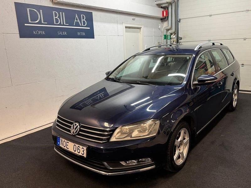 Begagnad VW Passat 140 HK (102 kW) 2011 Blå