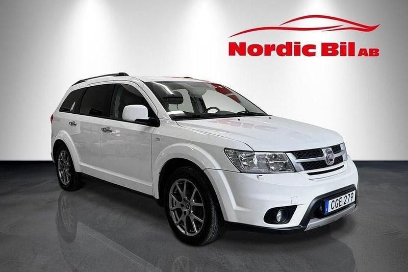 Vit Begagnad 2014 Fiat Freemont SUV | 99 900 kr (Marknadspris) - Bild 1/4