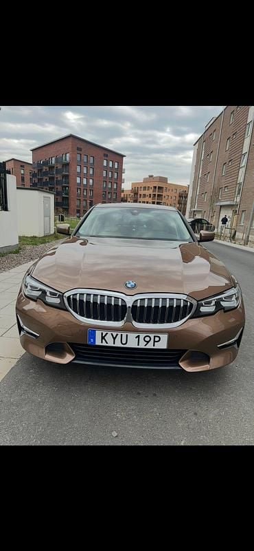 Begagnad 2019 BMW 320 Sedan | 270 000 kr (Superpris) - Bild 1/4