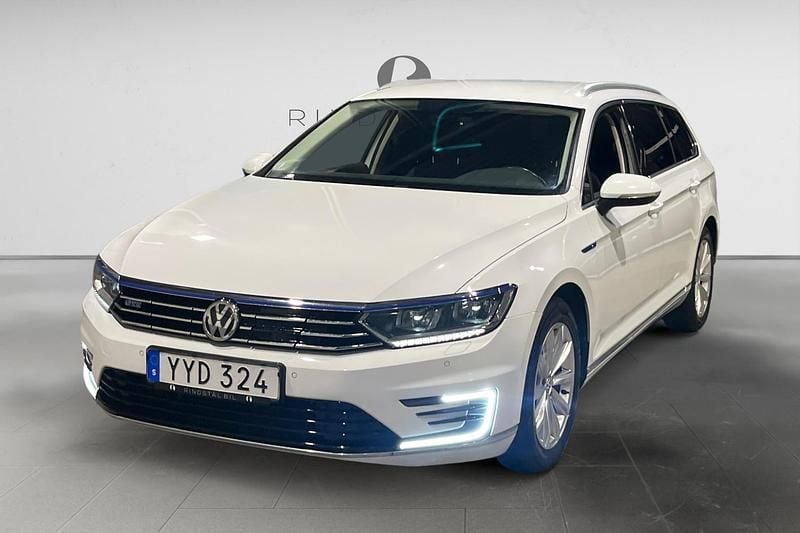 Begagnad VW Passat GTE 218 HK (160 kW) 2017 Vit Kombi
