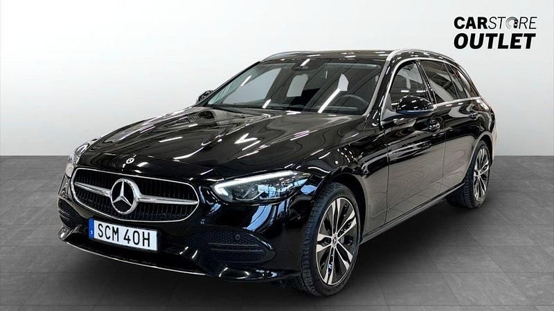 Svart Begagnad 2023 Mercedes C300e Avantgarde Kombi | 349 900 kr (Superpris) - Bild 1/4