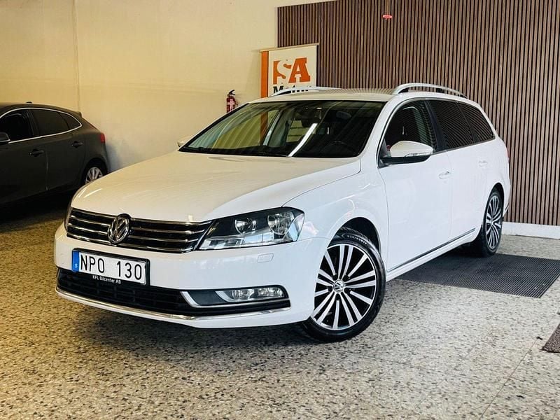 Vit Begagnad 2013 VW Passat GT Kombi | 89 900 kr (Marknadspris) - Bild 1/4
