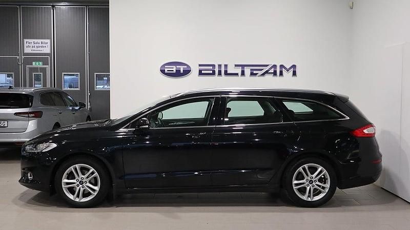 Begagnad Ford Mondeo Titanium 160 HK (117 kW) 2015 Svart metallic Kombi
