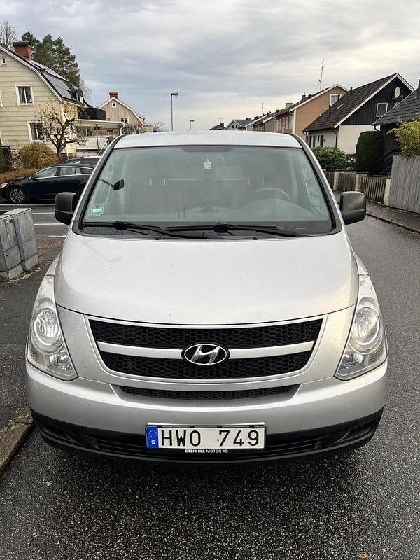 Silver Begagnad 2010 Hyundai H-1 Van | 76 500 kr - Bild 1/4