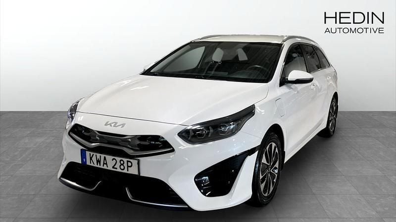 Vit (white) Begagnad 2023 Kia Ceed Sportswagon Advance Kombi | 309 900 kr (Dyr) - Bild 1/4