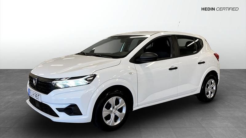 Vit (white) Begagnad 2023 Dacia Sandero Halvkombi | 129 900 kr (Bra pris) - Bild 1/4