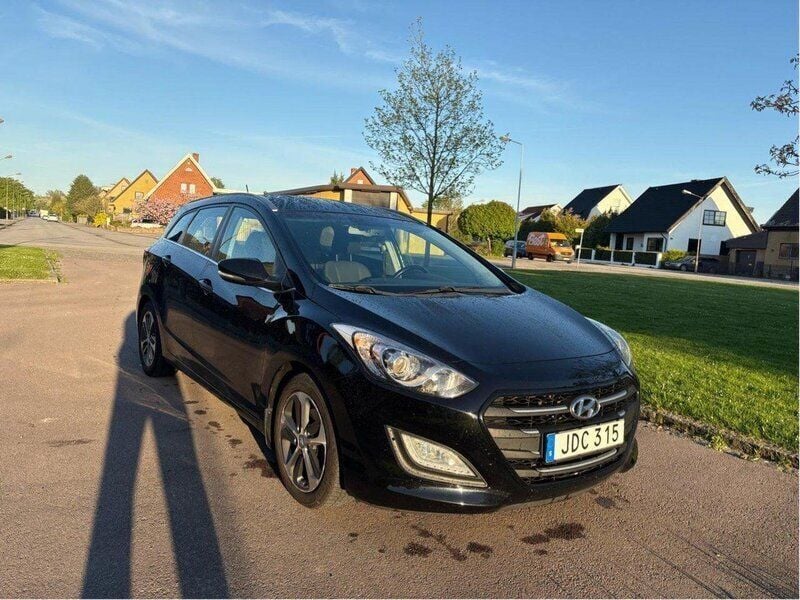 Svart Begagnad 2016 Hyundai i30 Comfort Kombi | 87 000 kr (Superpris) - Bild 1/4