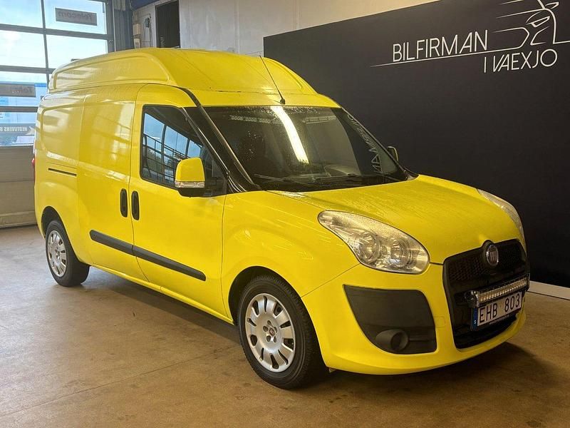Begagnad Fiat Doblò 105 HK (77 kW) 2012 Vit (gul) Minibuss
