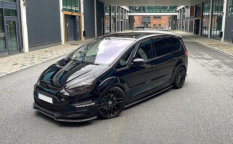 Svart Begagnad 2012 Ford S-MAX Titanium S Minibuss | 149 000 kr - Bild 1/4