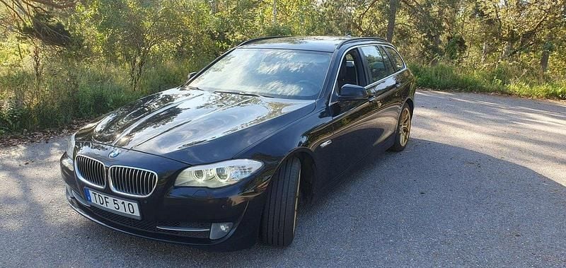 Svart Begagnad 2011 BMW 528 Kombi | 49 000 kr (Superpris) - Bild 1/4