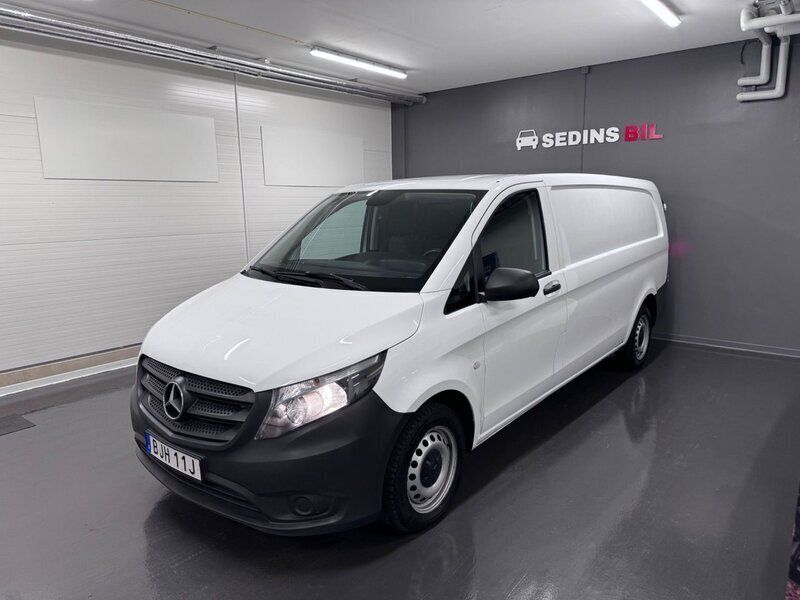 Vit Begagnad 2019 Mercedes Vito Minibuss | 209 900 kr (Marknadspris) - Bild 1/4
