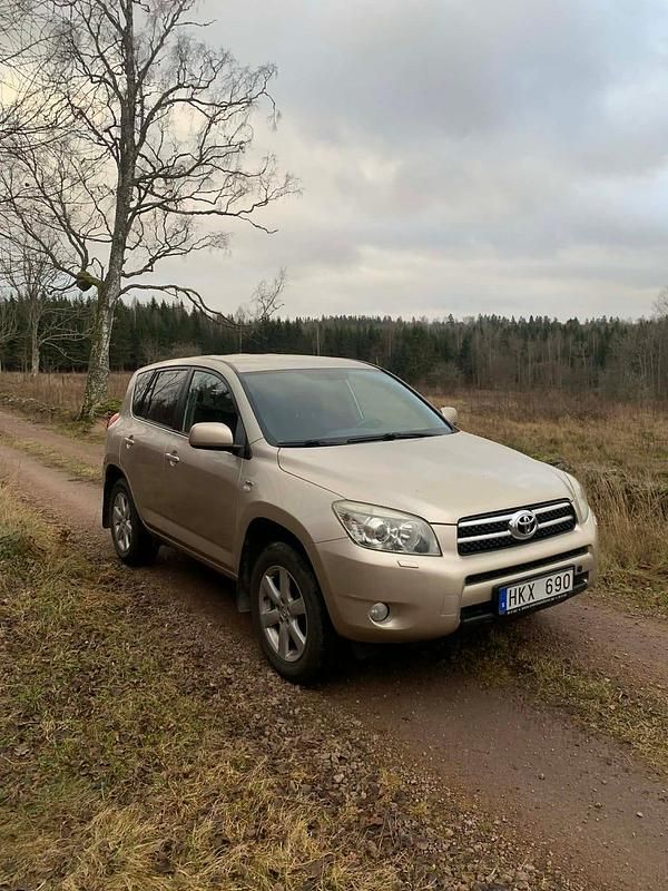 Begagnad 2008 Toyota RAV4 SUV | 20 000 kr - Bild 1/3