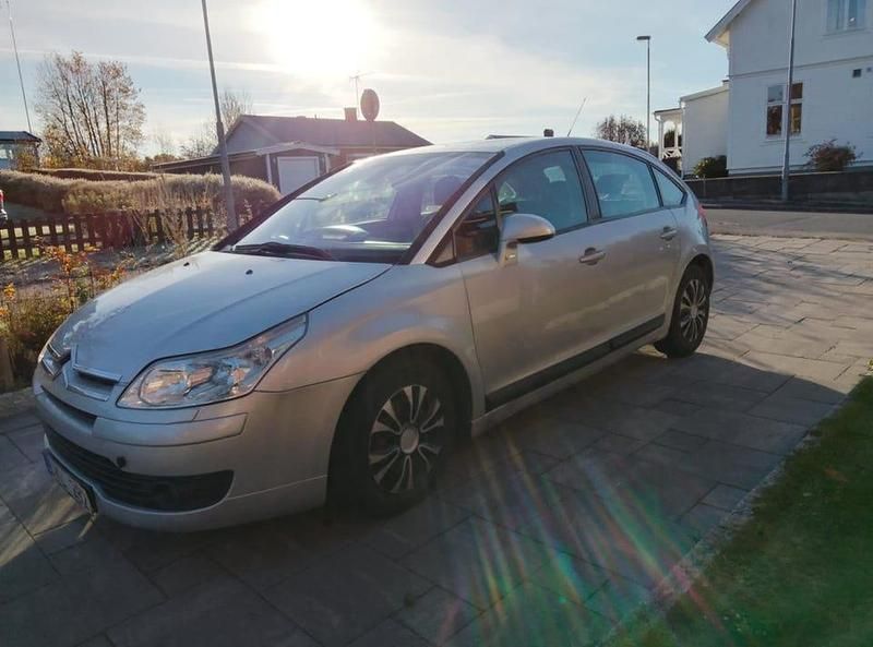 Begagnad 2006 Citroën C4 | 13 000 kr (Marknadspris) - Bild 1/4