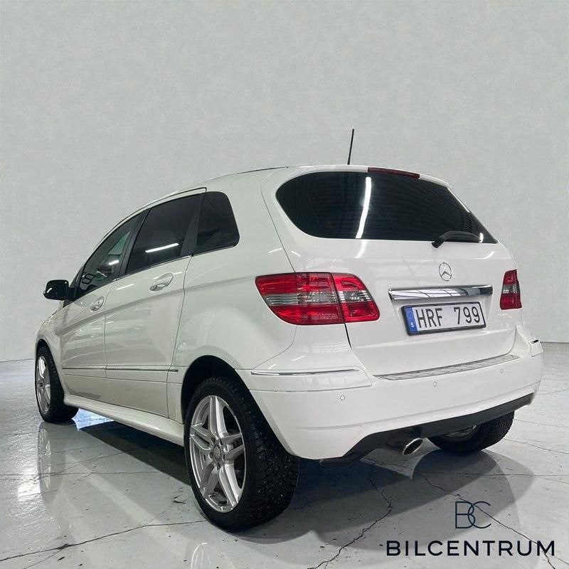 Begagnad Mercedes B180 116 HK (85 kW) 2011 Vit Minibuss