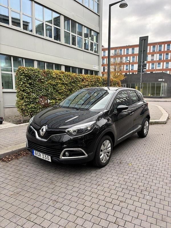 Svart Begagnad 2017 Renault Captur SUV | 89 000 kr (Superpris) - Bild 1/4