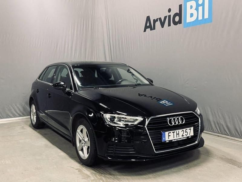 Svart Begagnad 2018 Audi A3 Sportback Proline Halvkombi | 139 000 kr (Bra pris) - Bild 1/3