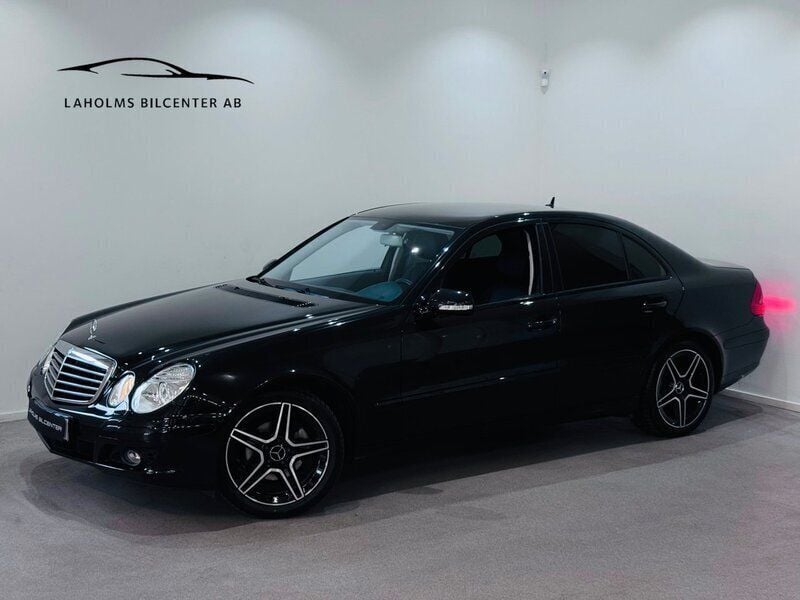Svart Begagnad 2007 Mercedes E200 Classic Sedan | 104 900 kr (Dyr) - Bild 1/4