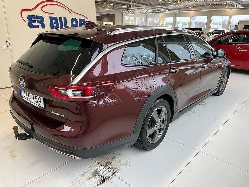 Begagnad Opel Insignia Country Tourer 211 HK (155 kW) 2018 Röd Kombi