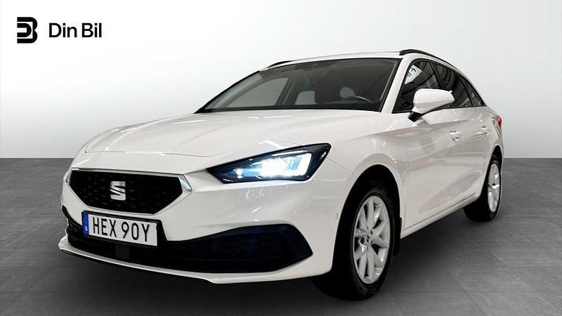 Vit Begagnad 2022 Seat Leon Style Kombi | 209 900 kr (Marknadspris) - Bild 1/4