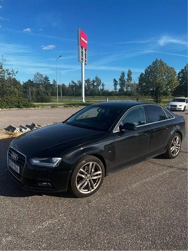Svart Begagnad 2013 Audi A4 Sedan | 102 000 kr (Marknadspris) - Bild 1/4